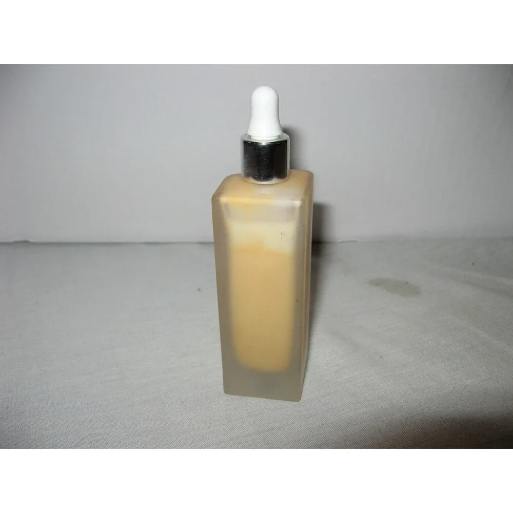 Kjaer Weis Invisible Touch Liquid Foundation 1 oz f130 Silken